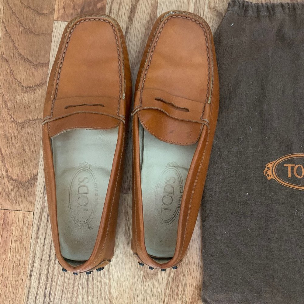 Tod’s•Tan• Leather Driving Loafers, Size 38/ US 8
